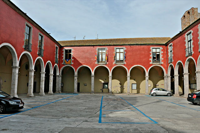 Allotjament a Castelló d'Empúries